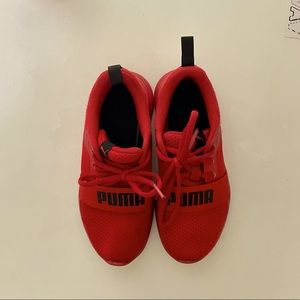 Size 1 girl Puma shoes
